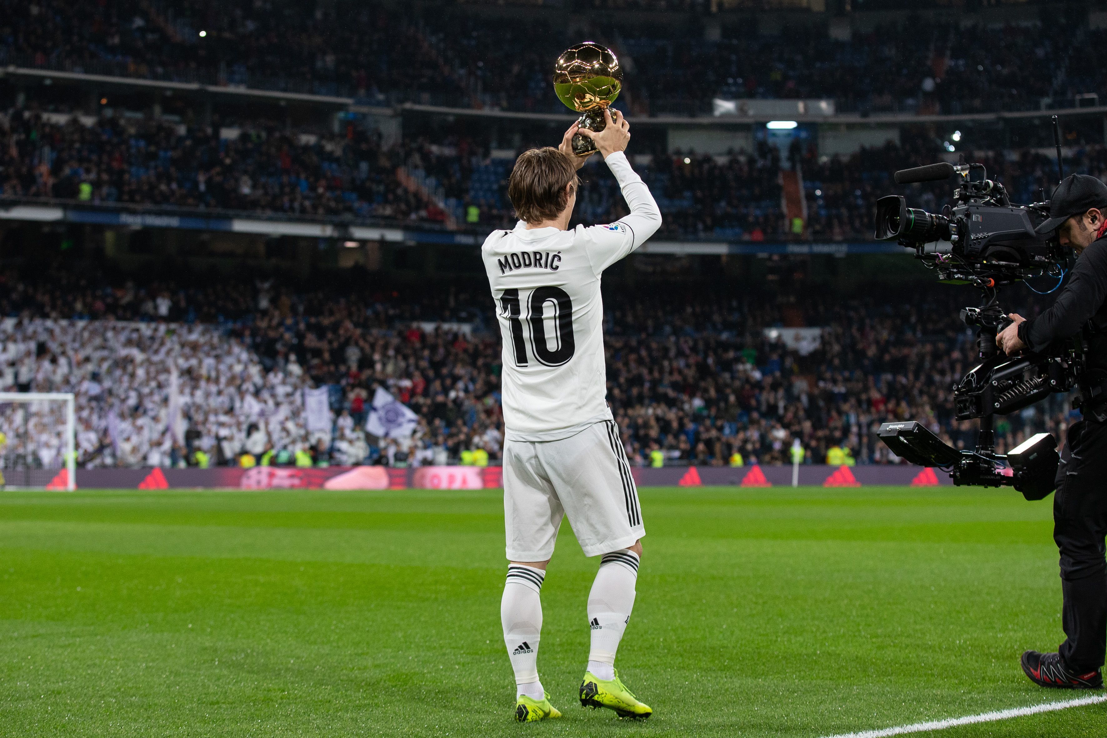 米体：尤文希望在20天内通过卖人得到大约1亿欧元