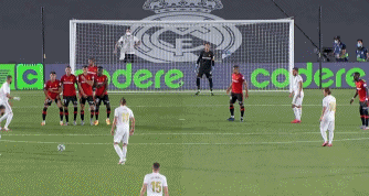 齐沃：劳塔罗被外界持续批评并不公平，他在德比前两天发烧了