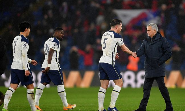 每体报道巴萨U19加里巴：偶像普约尔，有超脱黑人中卫的心智